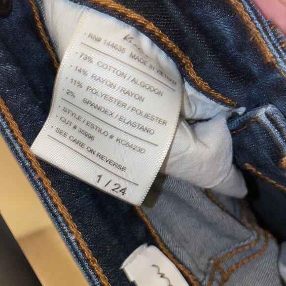 Like New High Rise Jeans - Picture 5 of 5